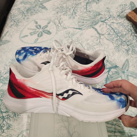 Men's Saucony Kinvara 12, Red White and Blue, Size 10 - Picture 10 of 10